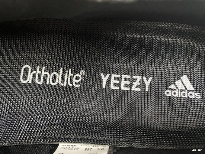 YEEZY H68031 400 ADIDAS 0920